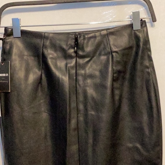Forever 21 faux leather straight skirt size xs - Picture 4 of 8